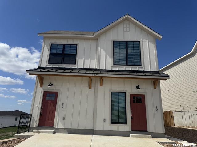 7239 MAGNOLIA CRK Property Photo 1