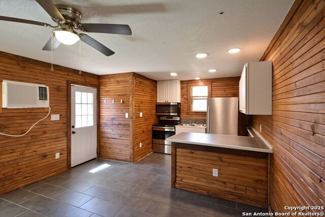 3174 Boon St Property Photo 5