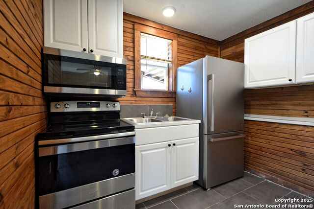 3174 Boon St Property Photo 8