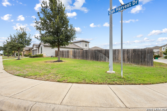 8214 Oak Harvest Property Photo 5