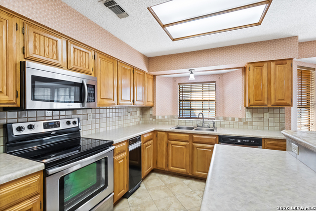 13723 Hunters Hawk St Property Photo 12