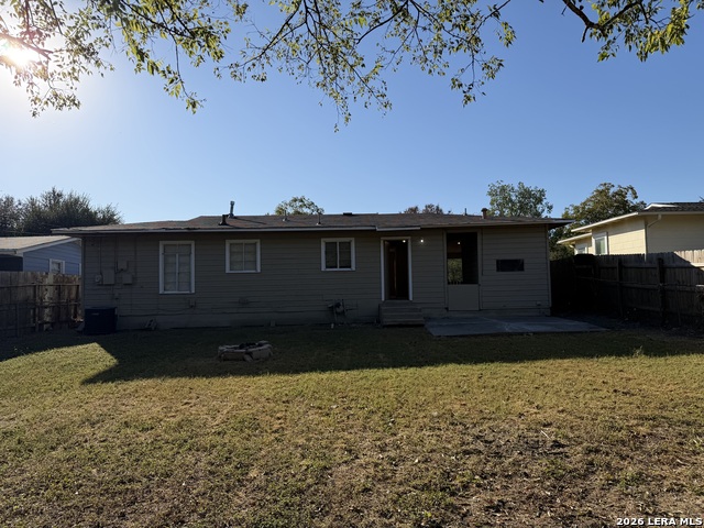 647 Sumner Dr Property Photo 2