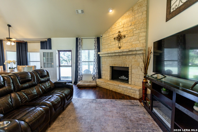 1216 Kings Ranch Rd Property Photo 8