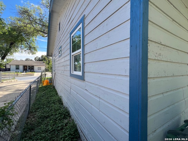 511 W Mayfield Blvd Property Photo 6