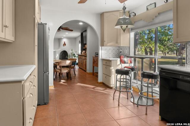 1158 Orchard Pk Property Photo 4