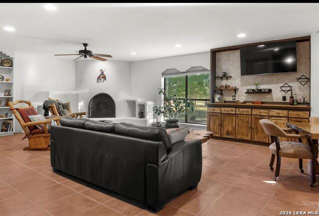 1158 Orchard Pk Property Photo 5
