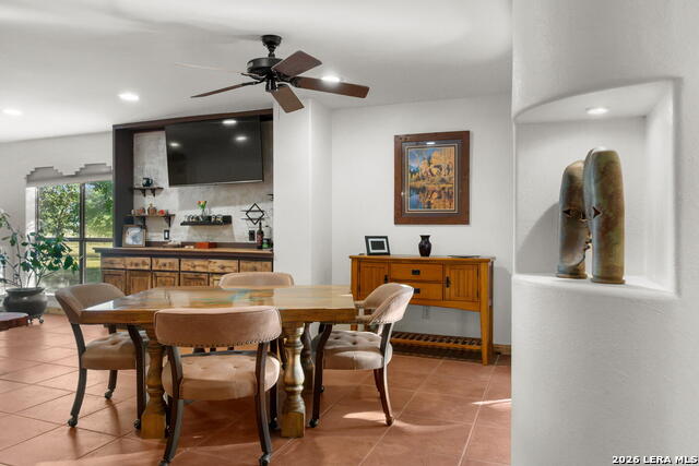 1158 Orchard Pk Property Photo 6