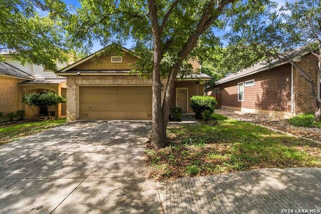 6027 Pecan Tree Property Photo 1