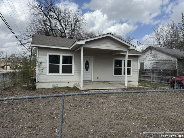 303 Ward Ave Property Photo 1