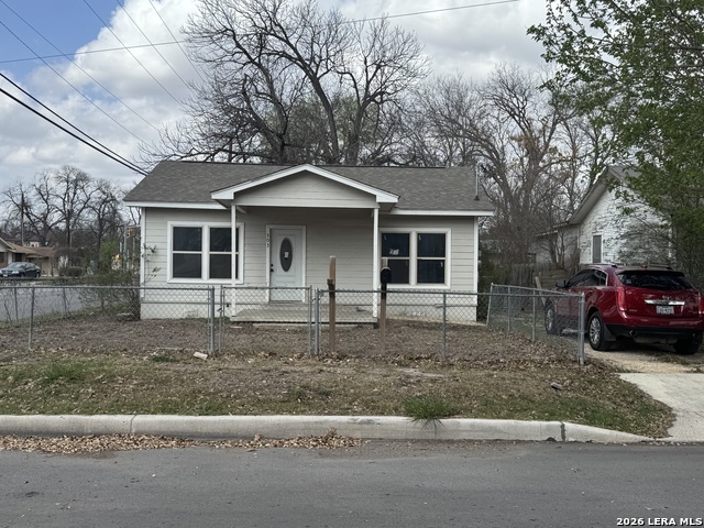 303 Ward Ave Property Photo 2