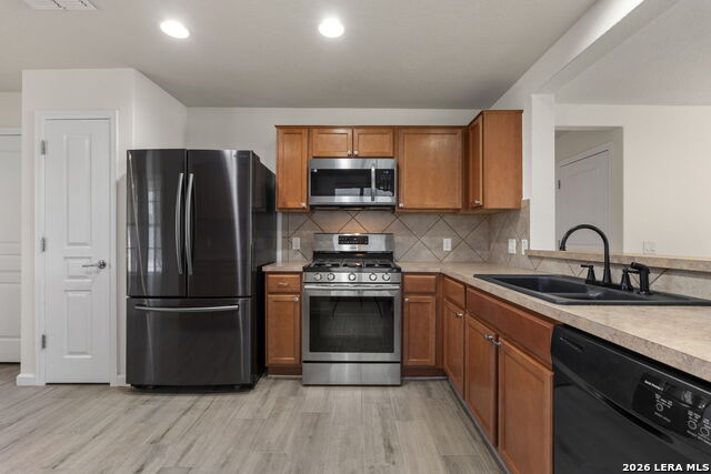 4907 Sky Oaks Property Photo 7