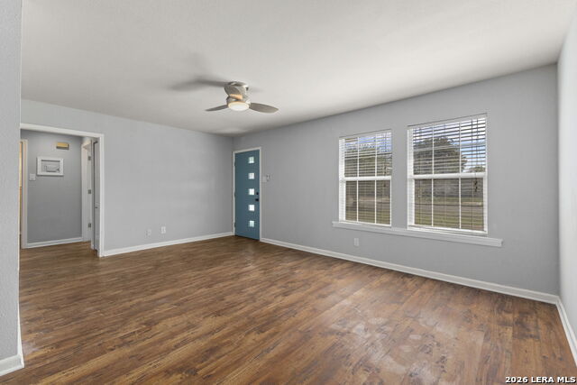 247 Creath Pl Property Photo 4