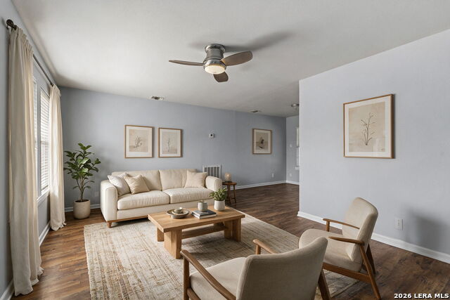 247 Creath Pl Property Photo 6