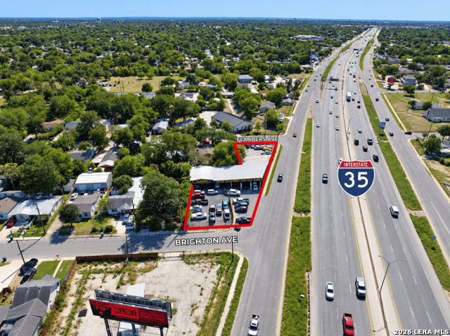 5220 Interstate 35 Property Photo 3