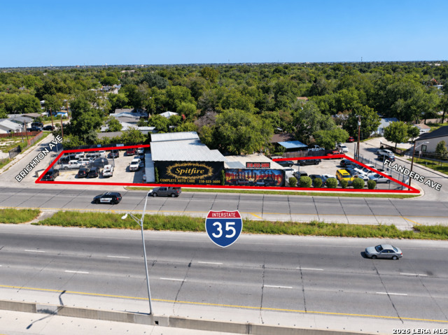 5220 Interstate 35 Property Photo 5