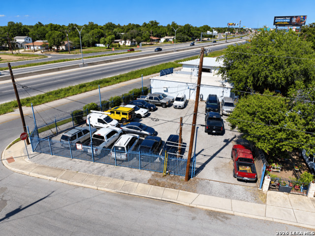 5220 Interstate 35 Property Photo 6