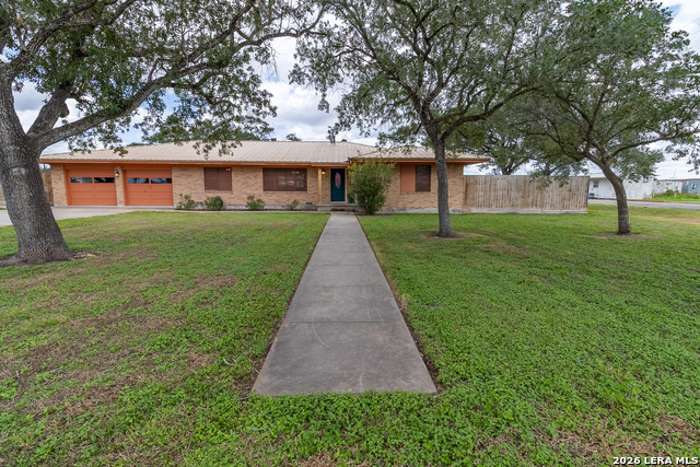 359 1st St Property Photo 1