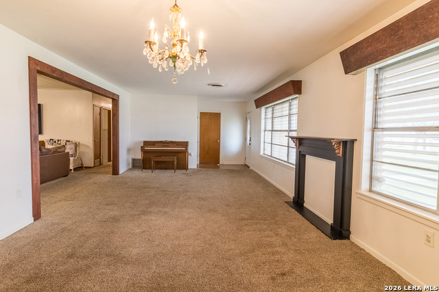 359 1st St Property Photo 5
