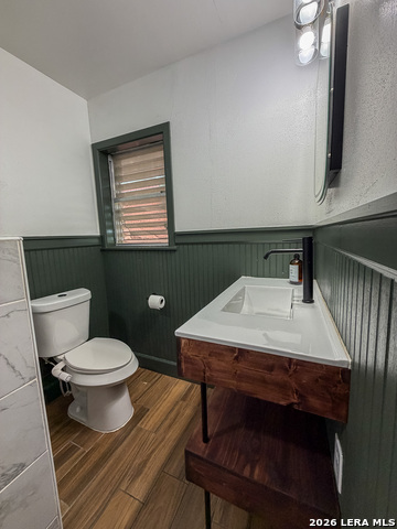 359 1st St Property Photo 35