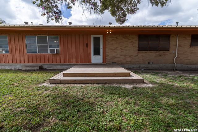 359 1st St Property Photo 42