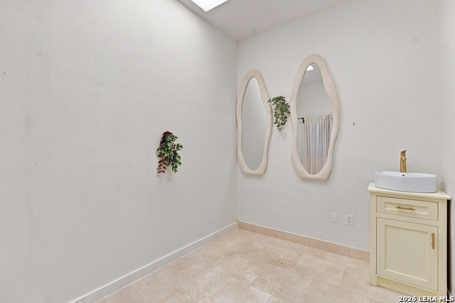 8450 Fountain Property Photo 6