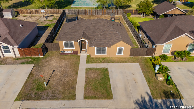 2470 Elizabeth Circle Property Photo 2