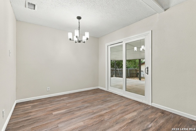 7806 Oak Forest Dr Property Photo 11