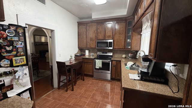 444 Madison Property Photo 8