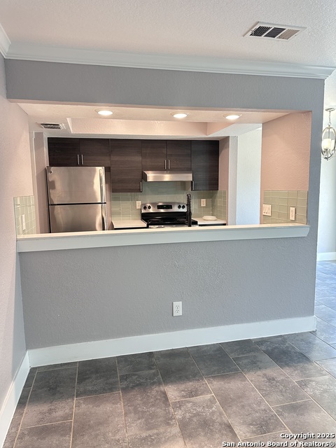 9806 Ardash Property Photo 2