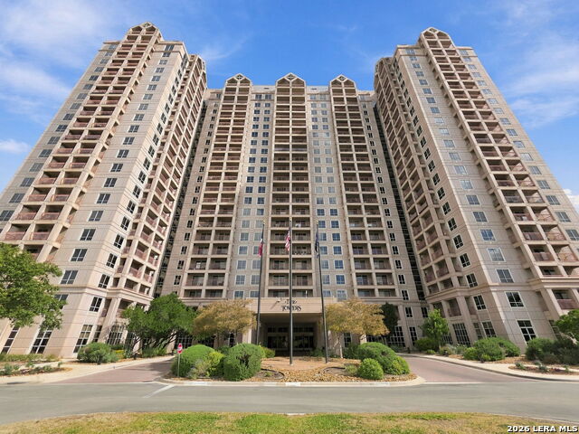 1 Towers Park Ln Property Photo