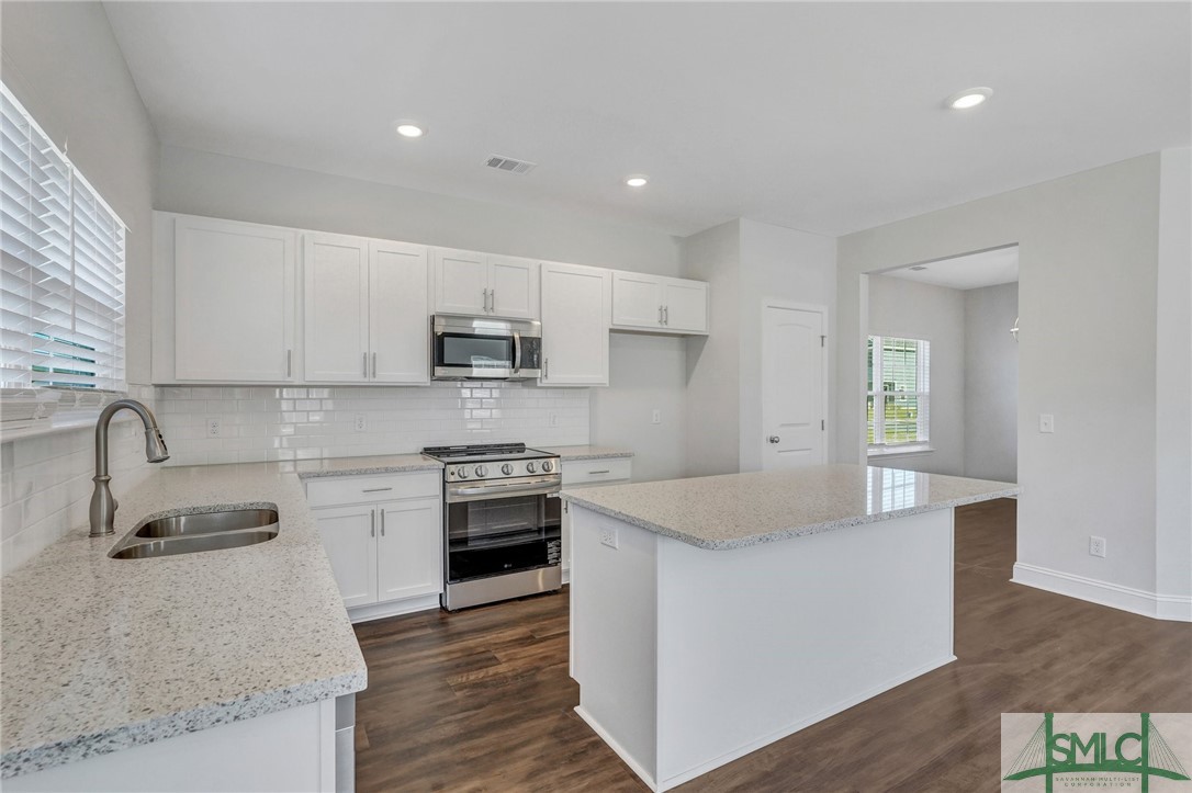 207 Glick Way Property Photo 8