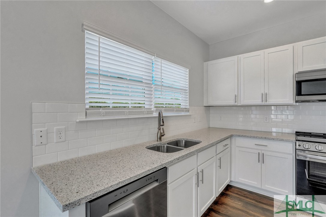 207 Glick Way Property Photo 9