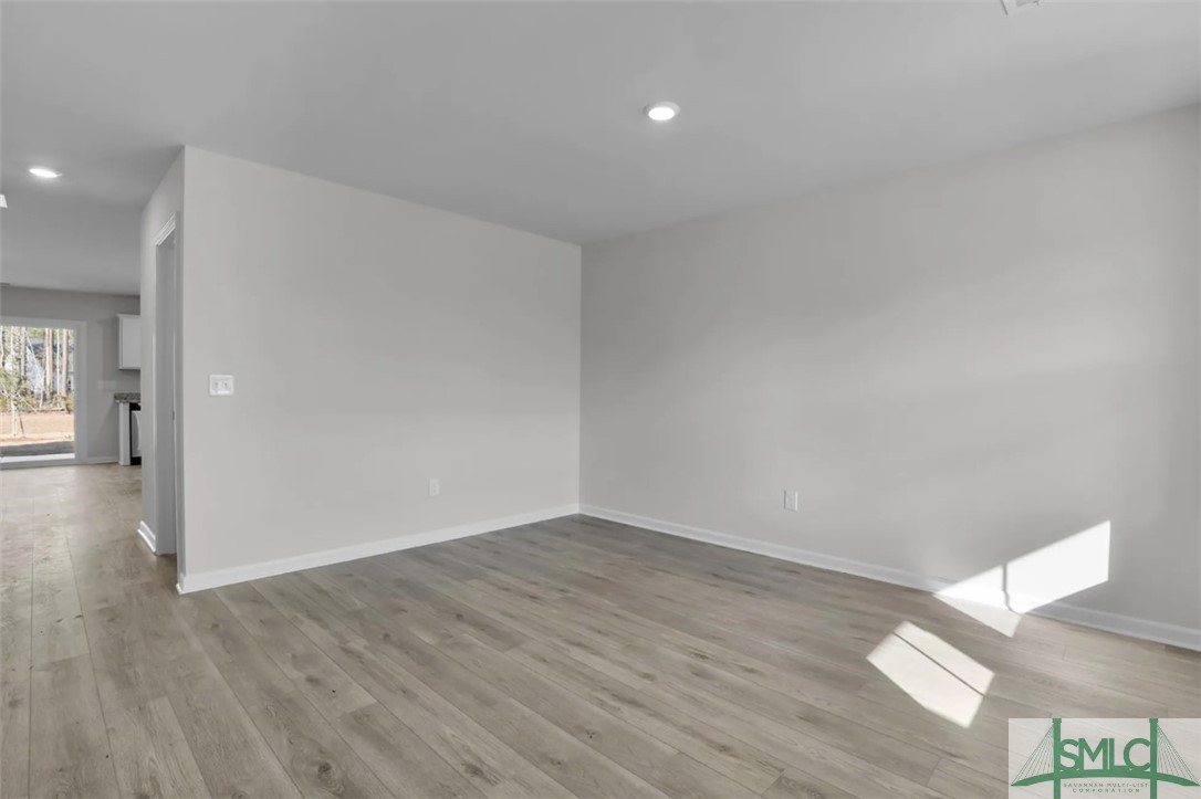 183 Waters Edge Way Property Photo 8