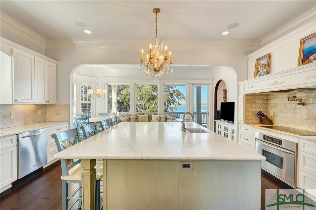 1558 Wilmington Island Road Property Photo 8