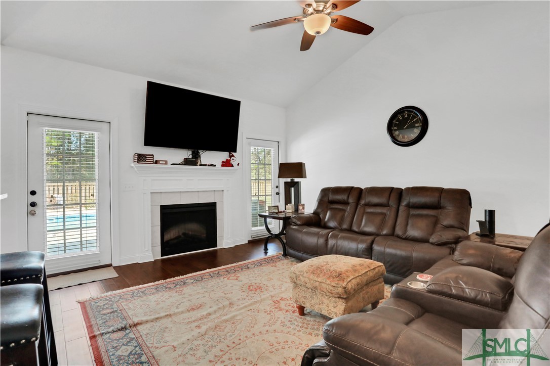 129 Belmont Circle Property Photo 9