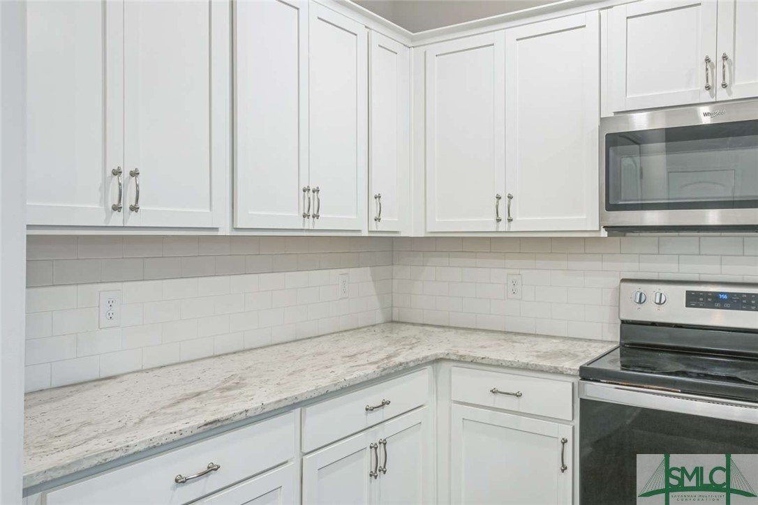 24 Pomona Circle Property Photo 6