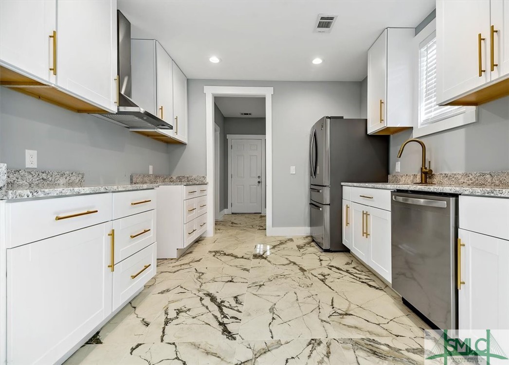 716 W 51st Street Property Photo 8
