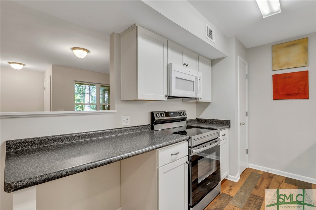 401 N Cromwell Road E6 Property Photo 5
