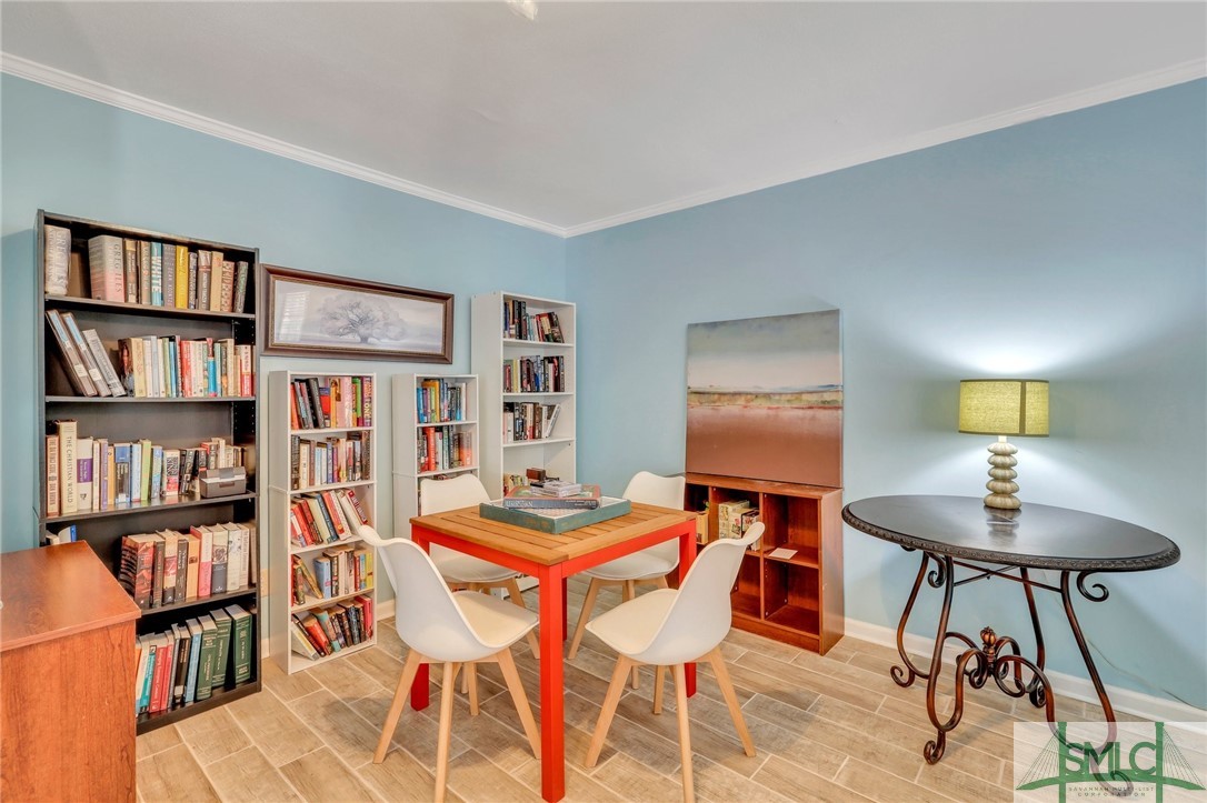 401 N Cromwell Road E6 Property Photo 18