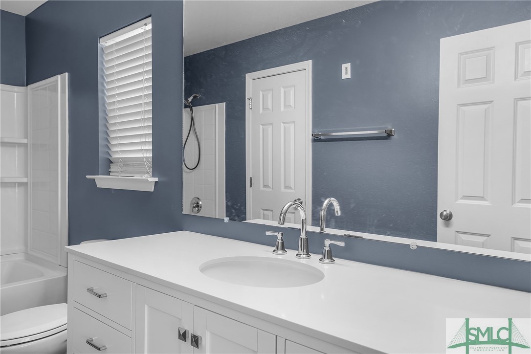 155 Lakepointe Drive Property Photo 18