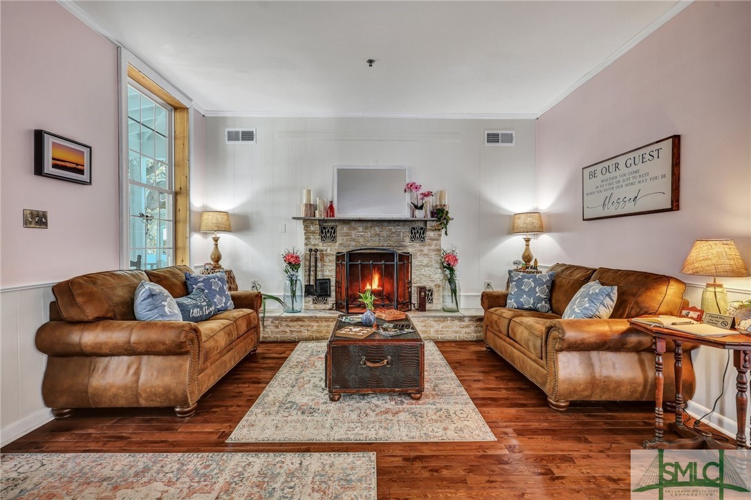 24 Van Horne Avenue Property Photo 2