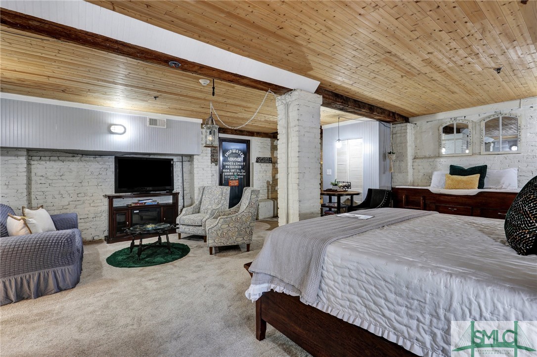 24 Van Horne Avenue Property Photo 10