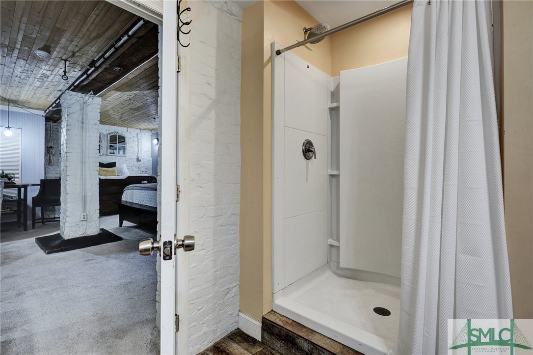 24 Van Horne Avenue Property Photo 13