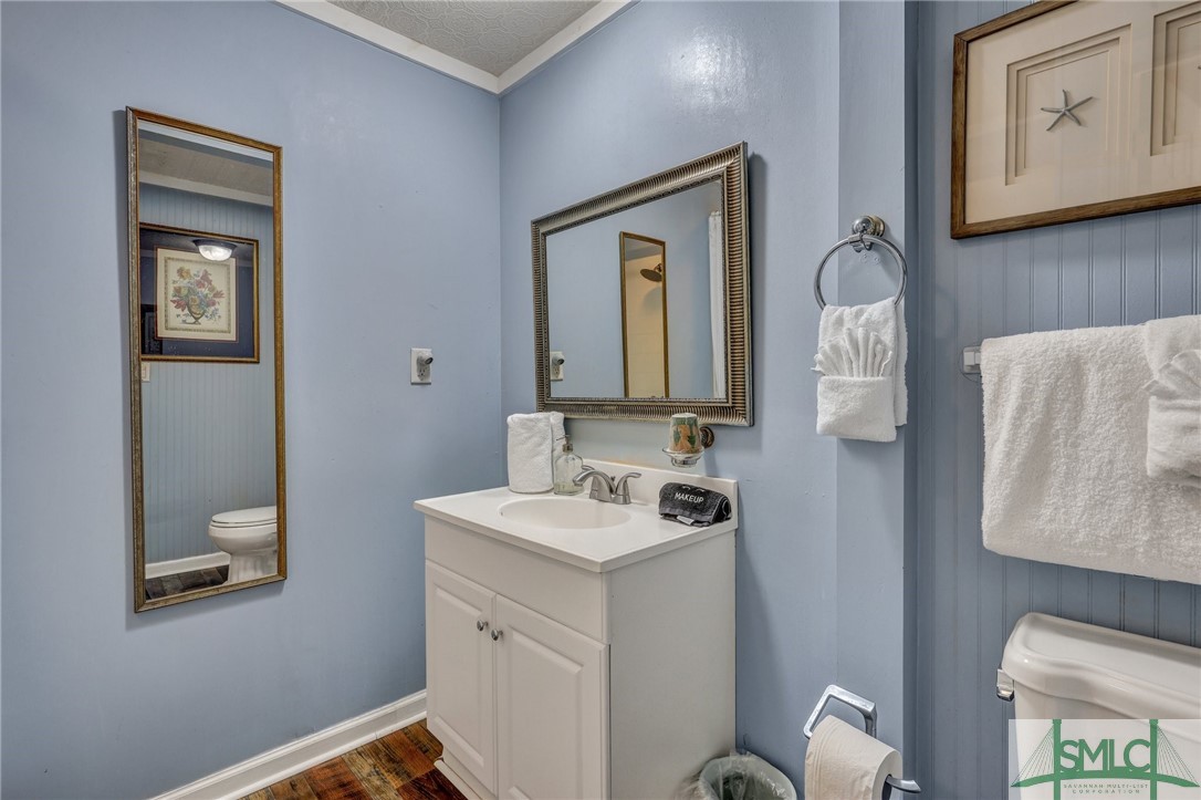 24 Van Horne Avenue Property Photo 19