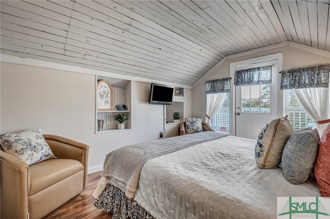 24 Van Horne Avenue Property Photo 23