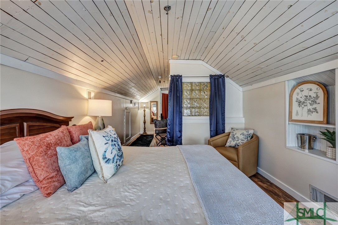 24 Van Horne Avenue Property Photo 24