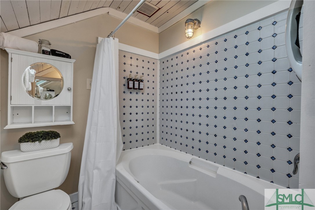 24 Van Horne Avenue Property Photo 25