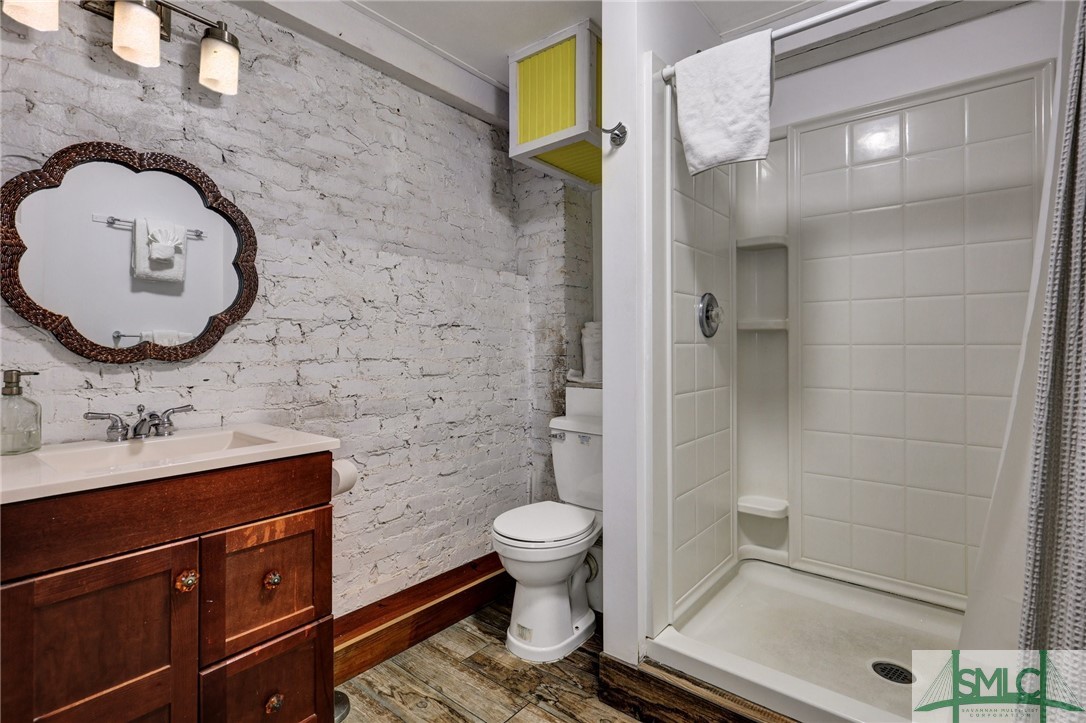 24 Van Horne Avenue Property Photo 35