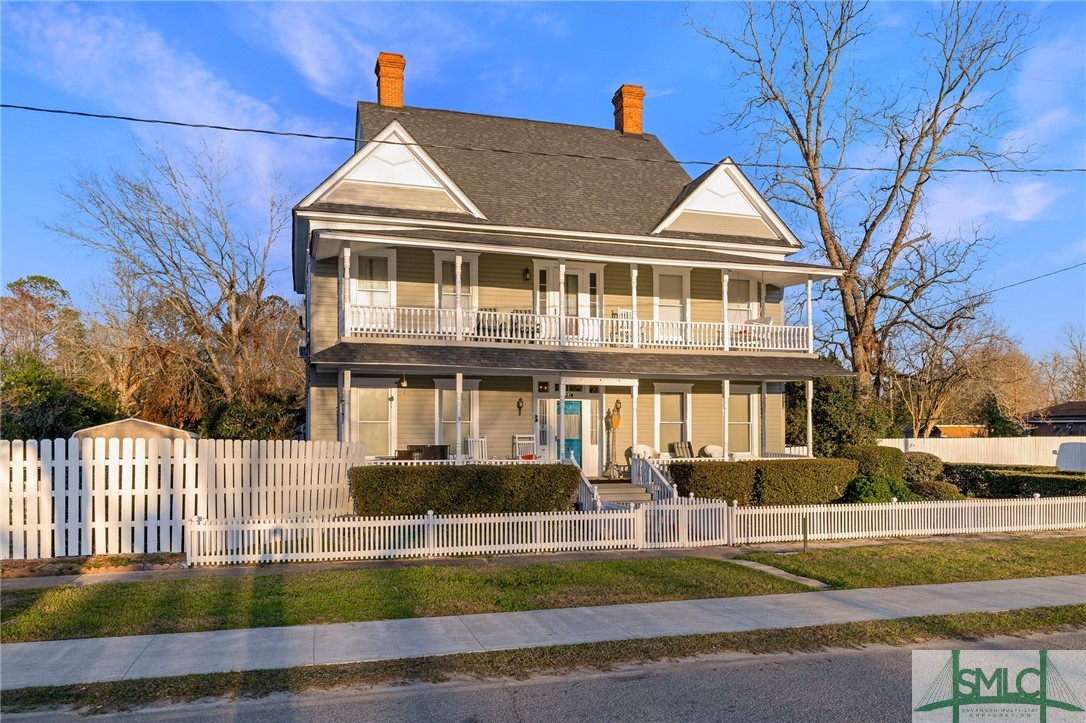 240 Railroad Street Property Photo