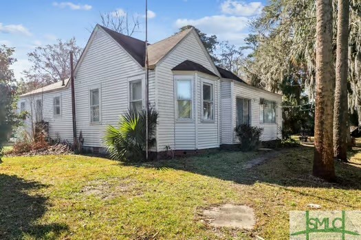 121 Riverside Drive Property Photo